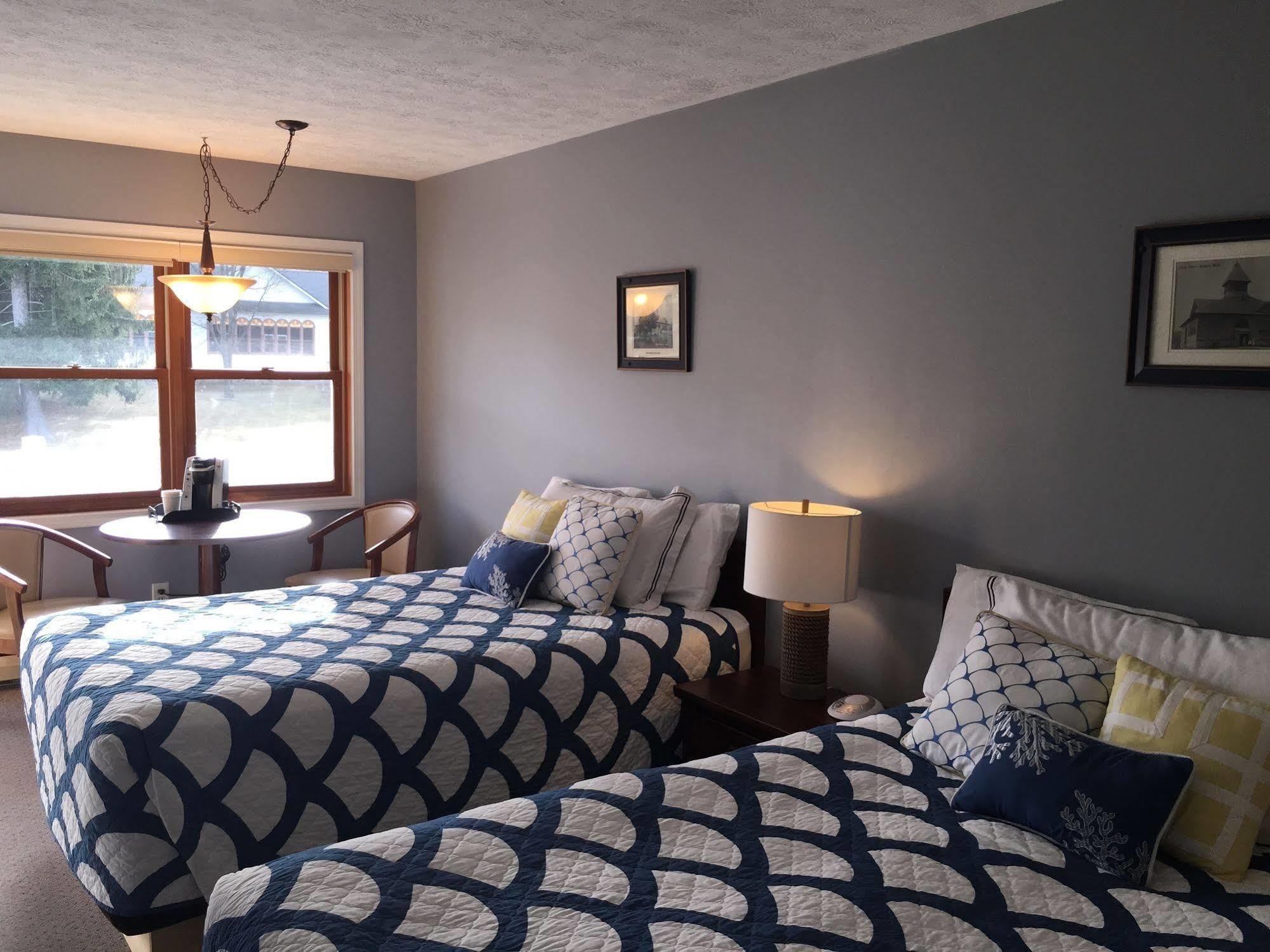 Empire Lakeshore Inn Экстерьер фото